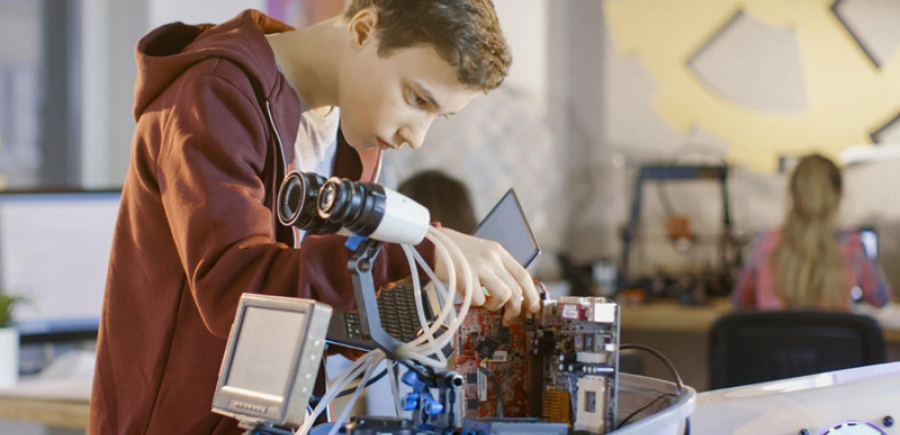 Terza edizione del progetto di apprendistato di primo livello con gli studenti dell'Istituto Nobili