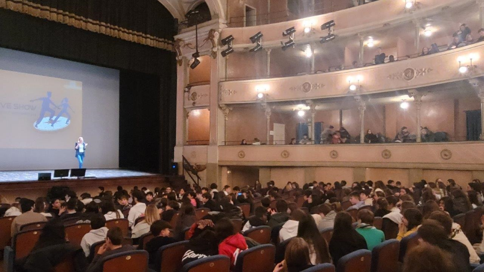 2.400 ragazzi di terza media allo spettacolo “Orienta live show”